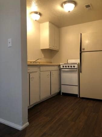 Quaint kitchen - 2414 Ousdahl Rd Unit 34