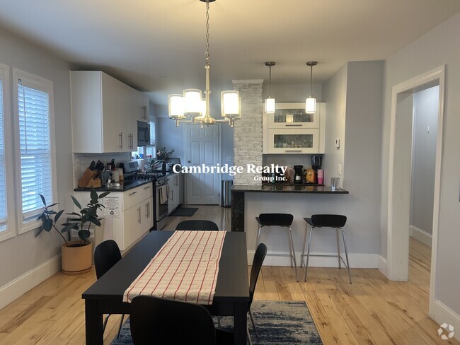 Building Photo - 296 Arlington St Unit 1 Rental