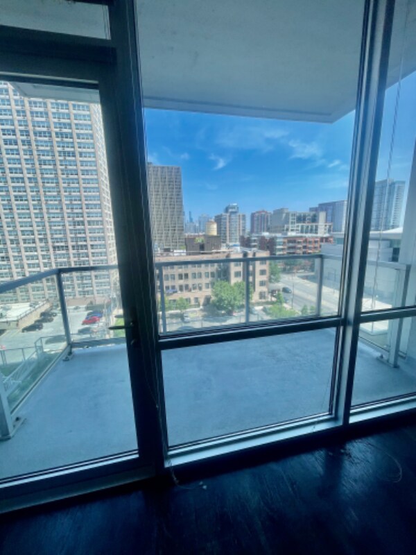 Photo - 142 E Cermak Rd