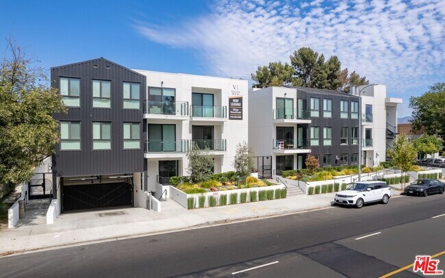 Building Photo - 11445 Riverside Dr Unit 106-106 Rental