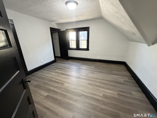 39 Houston St Unit 3