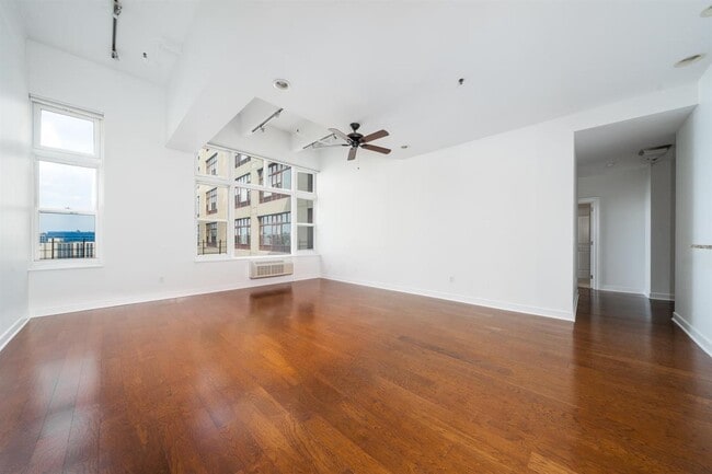 Photo - 1500 HUDSON St Unit 9V