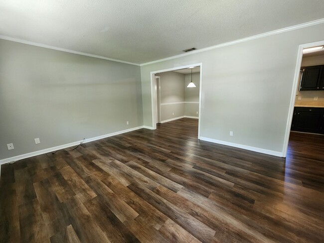 Photo - *Available Now* Remodeled 3 Bedroom 2 Full bath home in great area in the Hesse K8 School District!!