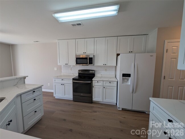 Photo - 11307 Breezehill Ln