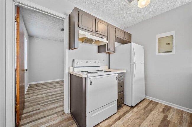 Photo - 341 W Griffin St