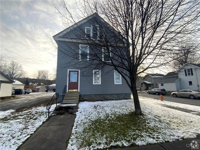Building Photo - 1628 State St Rental