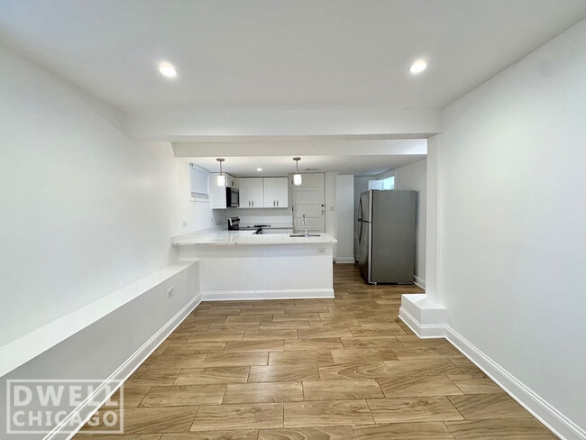 Photo - 5805 N Richmond St