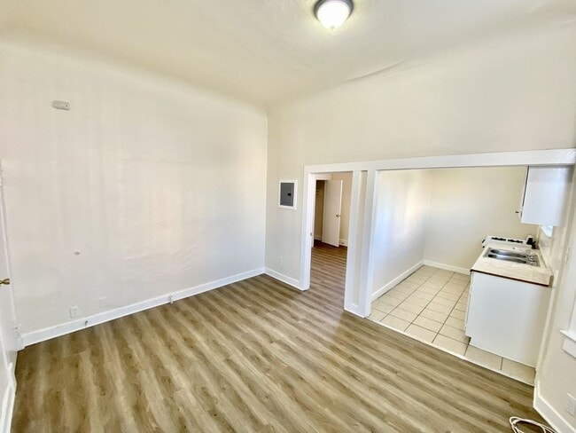 Photo - 125 E 20th St Unidad 2