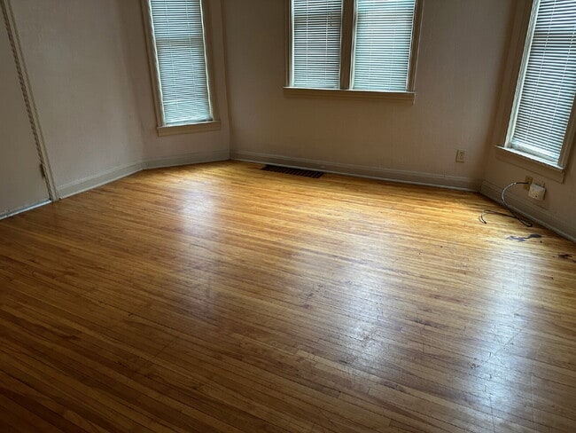 Photo - 2 bedroom - Duplex for RENT  Move in Nov 1st Unit 1