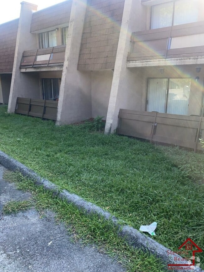 Building Photo - 915 S Seminole Dr Unit 28 Rental