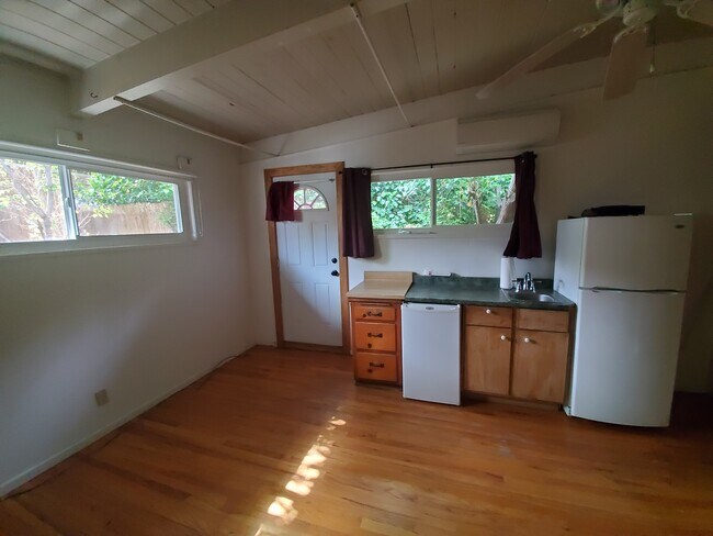Photo - 10852 Plainview Ave House
