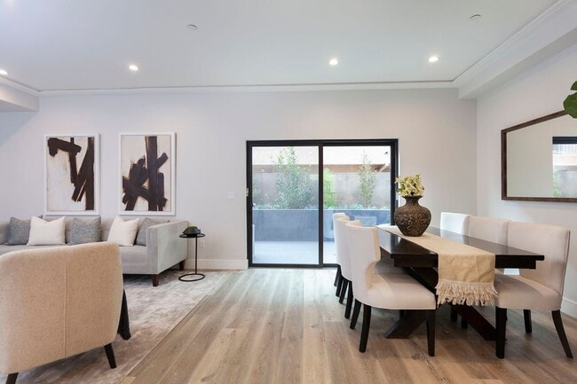 Photo - 1059 Elm Ave