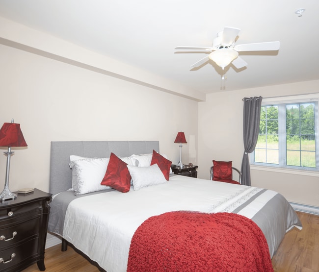 Photo - 300 Reynolds Street