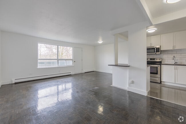 2BR, 1BA - 954SF - Living Room
