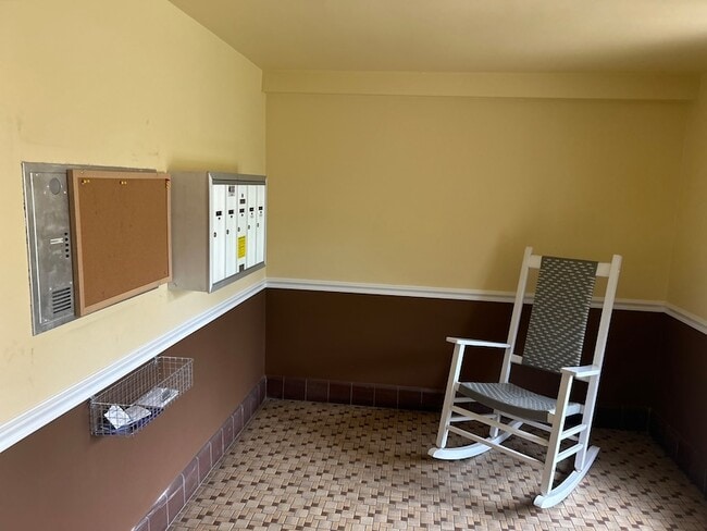 Photo - 6823 N Northwest Hwy Unidad 125