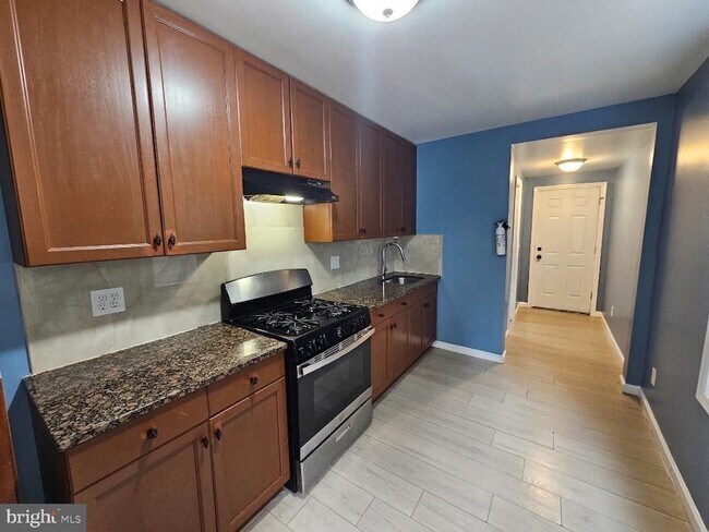 203 3rd St