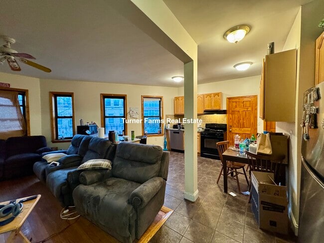 Photo - 47 Orkney Rd Unit 2