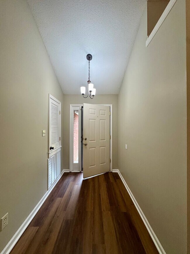 Photo - Your Private Retreat 3 Bedroom 2 Bath RentalAwaits!