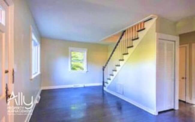 Photo - 722 McIntire Rd