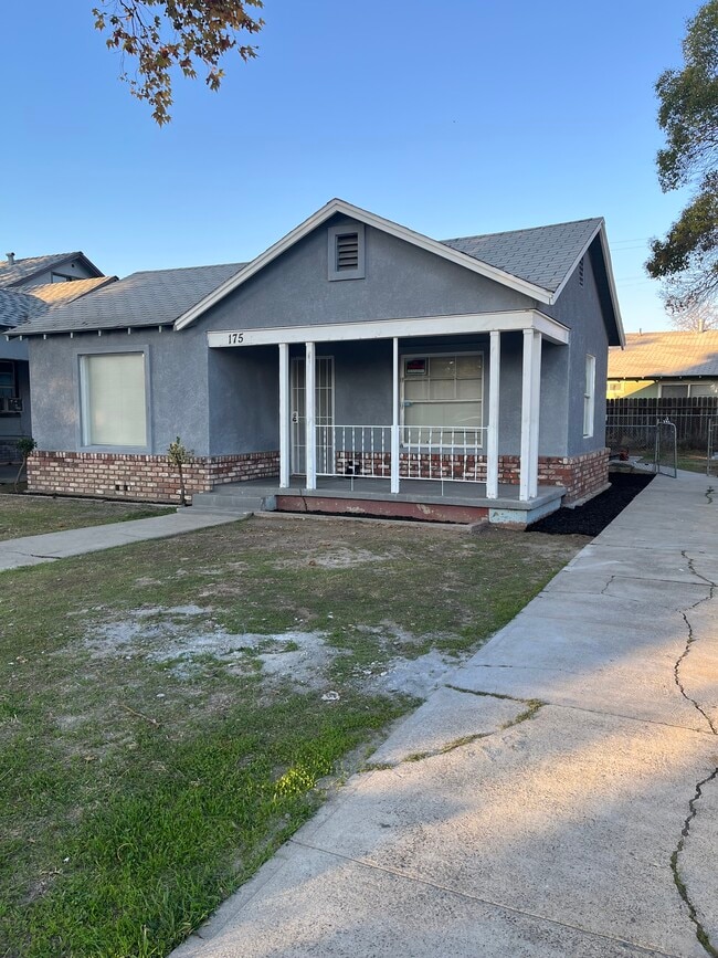 Photo - 175 E Main St