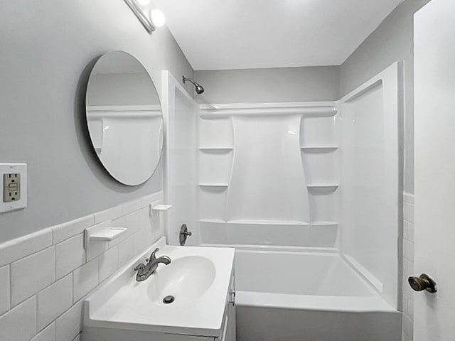 Building Photo - 80 Delmont Ave