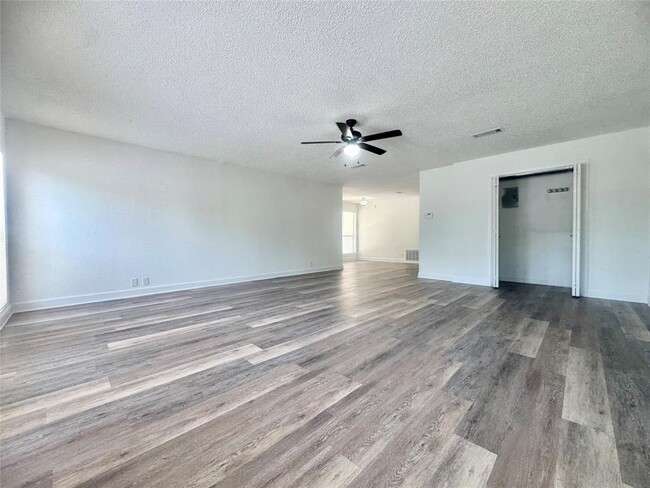 Photo - 6900 Trendal Ln House