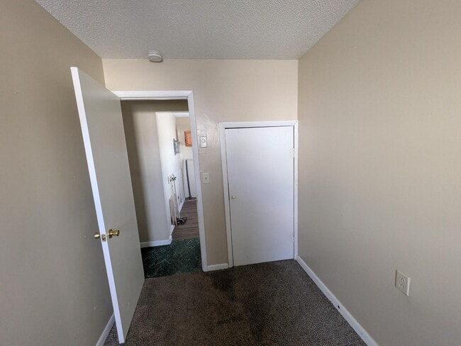 Photo - 1001 S Pittenger Rd