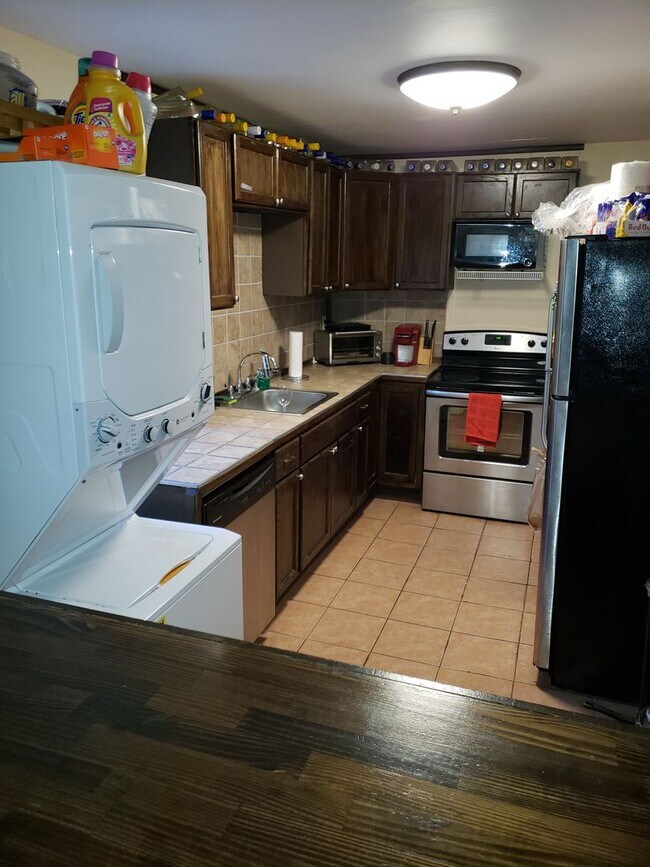 Photo - Newly Renovated Temple Apartment Unit 2