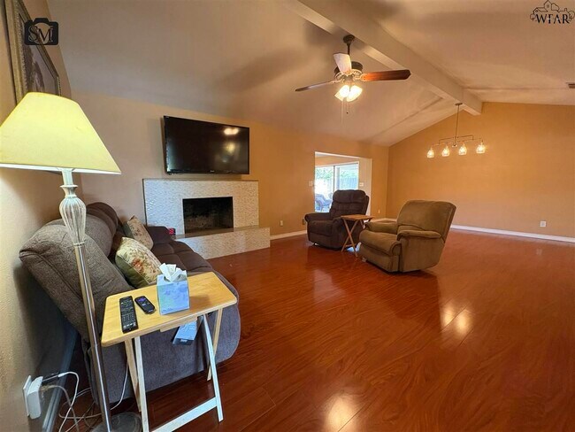 Photo - 1007 Arthur St
