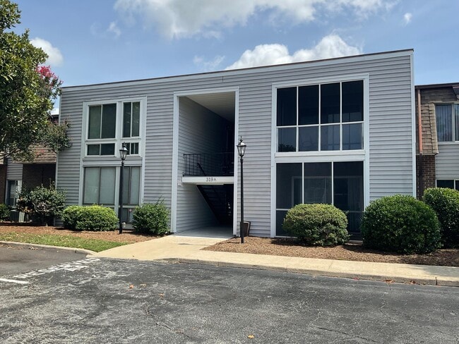 Building Photo - 319 Laurens St SW Unit Apt A5