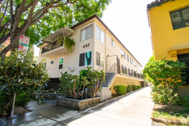 Building Photo - 1147 N Vista St Unit 1 Rental