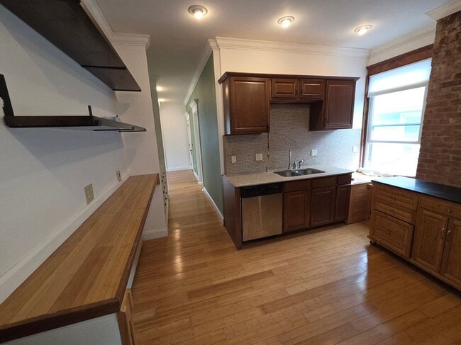 74 Broadway Unit 2nd floor