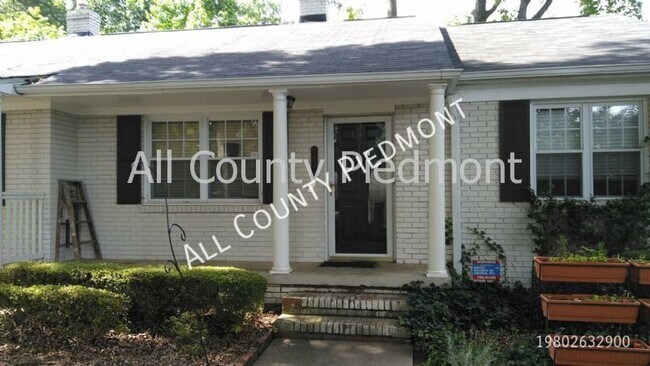Building Photo - 1544 Pecan Ave