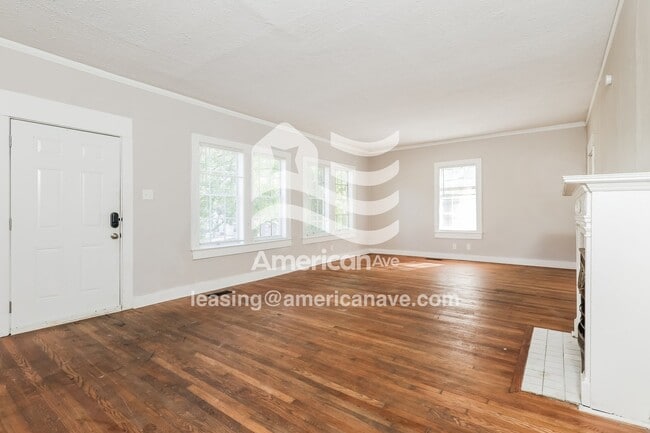 Photo - 465 E Ridgeway St