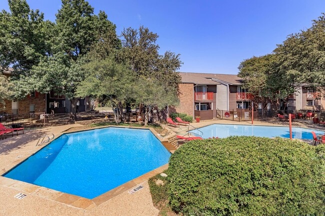 Photo - 6 Eleven Lamar Apartments