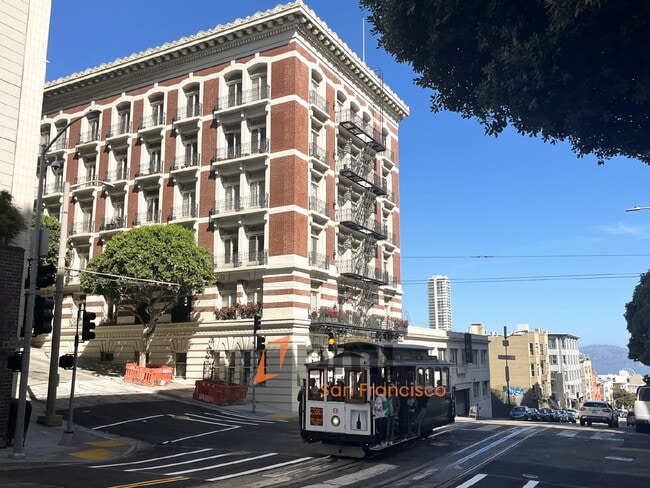 Building Photo - Historic Convenience with This Delightful ... Unit 20 Rental