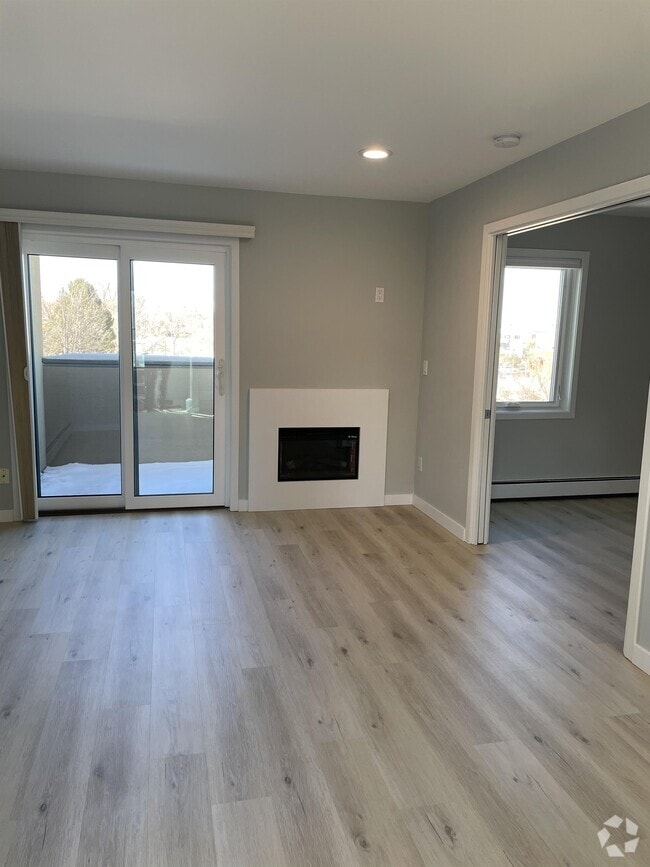 Building Photo - 2711 Mapleton Ave Rental