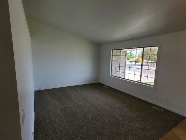 4785 Dorilee Dr