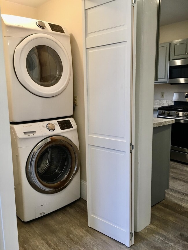 Photo - 1101 W 4th St