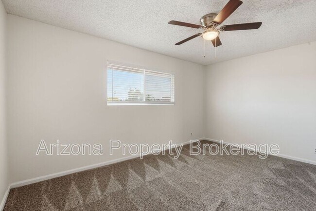 Photo - 3934 E Piccadilly Rd Unidad Apt. #1