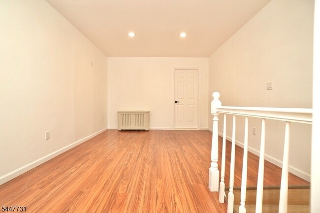 210 Sandford Ave Unit 2