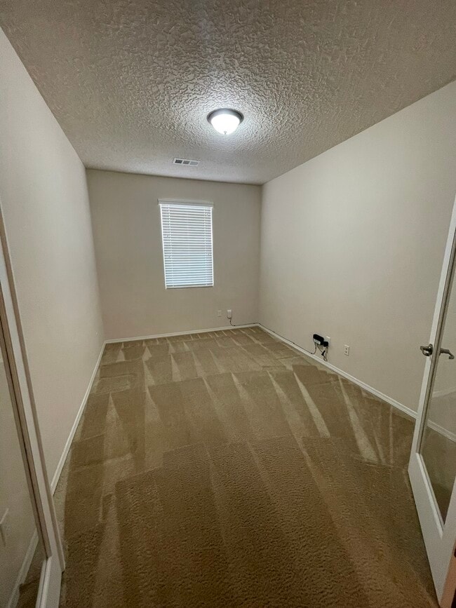 Photo - 2204 Delfinio Dr SE
