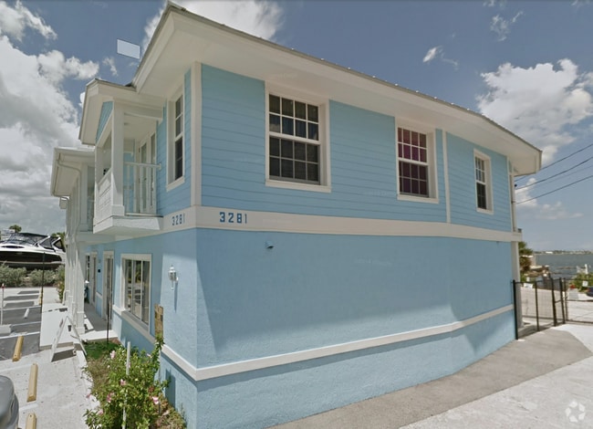 Building Photo - 3281 NE Indian River Dr Unit Apt B