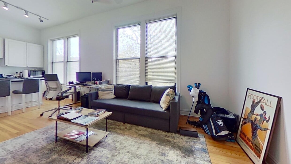 Second Floor Lakeview One Bedroom - Second Floor Lakeview One Bedroom