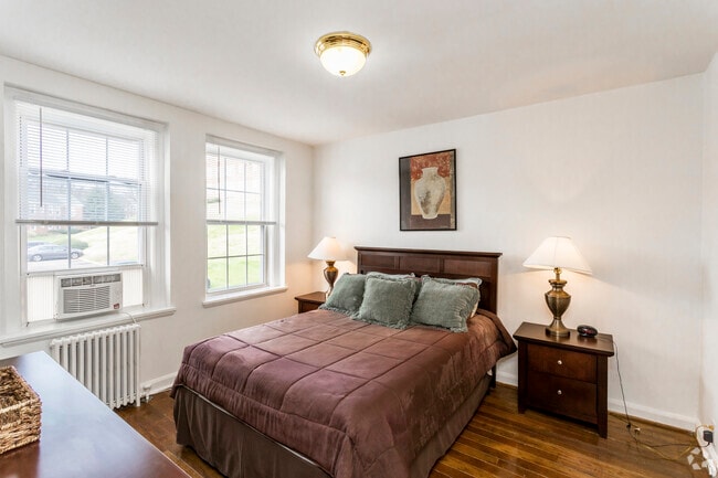 1 BR, 1 BA - 670 SF