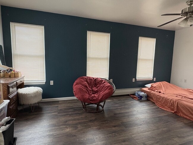 Bed room - 5234 Lincoln Hwy W