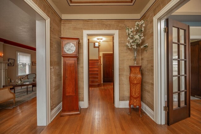 Photo - WONDERFUL HISTORIC 5 BED 3 BATH PROPERTY WITH CARRIAGE HOUSE