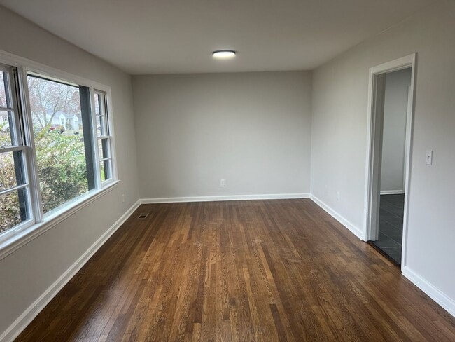 Photo - Newly renovated 3bed 1bath for rent!