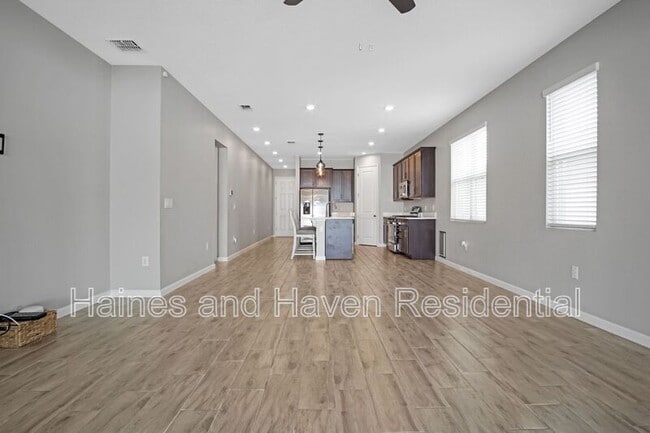 183 Arlington Square Ct