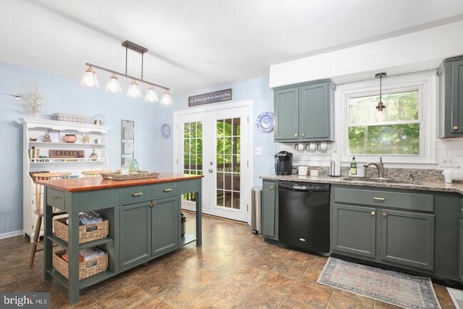 Photo - 704 Candle Ridge Ct